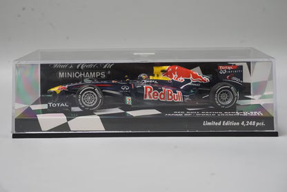 1:43 MINICHAMPS 410110301 Red Bull Racing Renault RB7 Japanese GP 2011 #1 model car