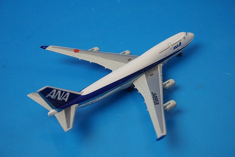 1:1000 B747-400 ANA JA8958 with runway NH10040 ANA