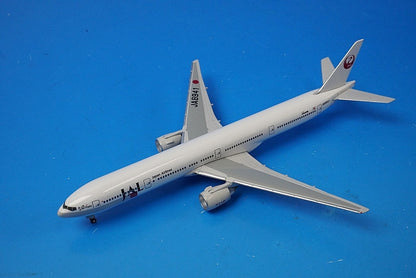 1:500 B777-300 JAL STAR JETS Regulus JA8941 StarJets airplane model