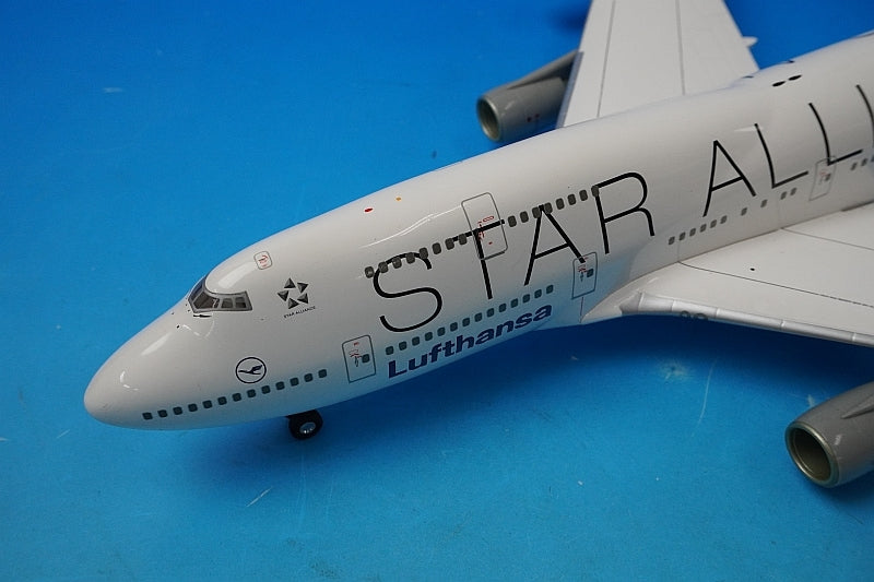1:200 B747-400 Lufthansa Star Alliance D-ABTH 550635 Herpa airplane model