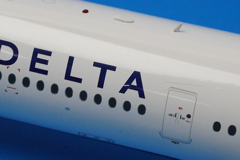 1:200 A350-900 DELTA N501DN G2DAL637 Gemini airplane model