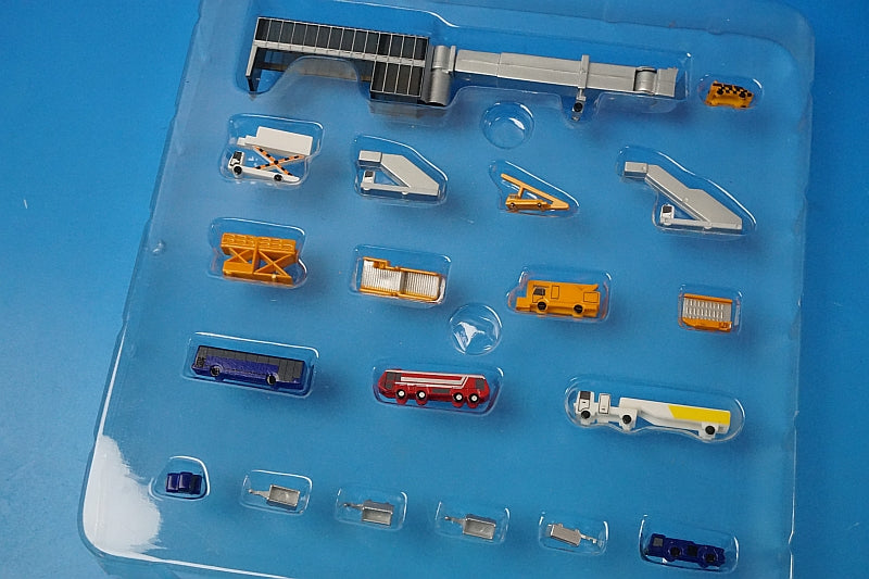 1:500 Airport Diorama Accessory 19 Piece Set 519472 Herpa airplane model