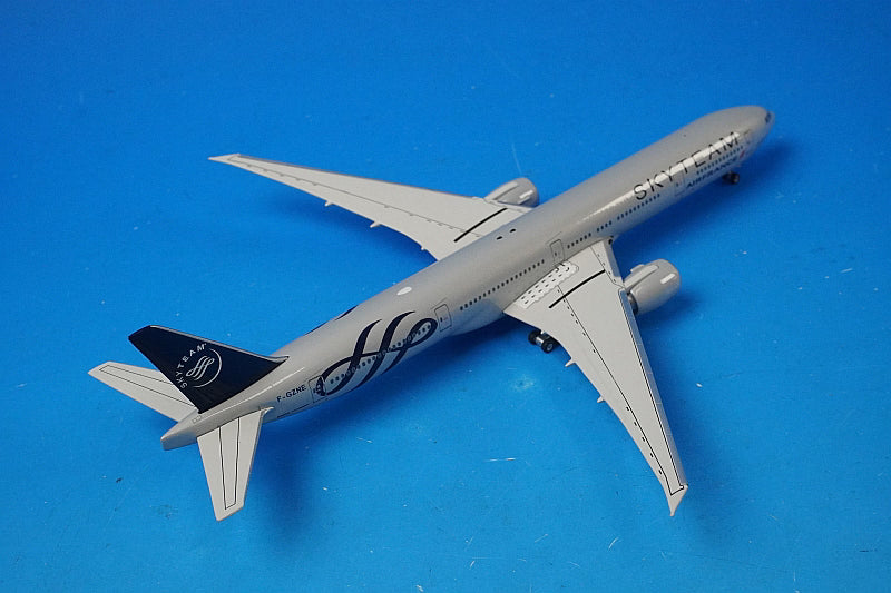 1:400 B777-300/ER Air France SkyTeam F-GZNE [10334] Phoenix airplane model