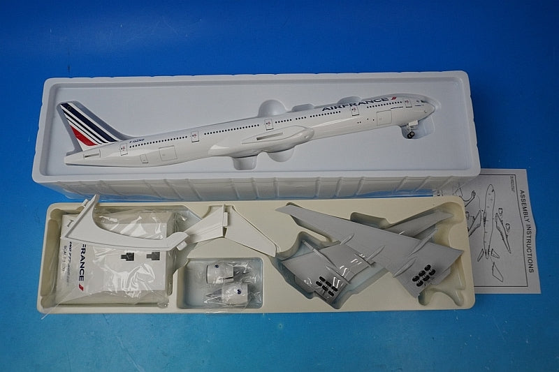 1:200 B777-300ER Air France F-GZND SKR653 SKYMARKS airplane model
