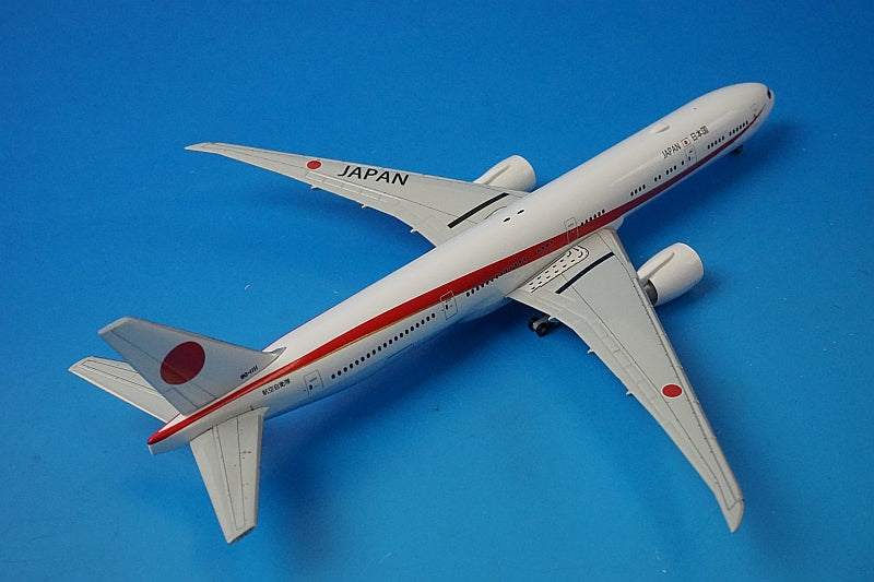 1:400 B777-300ER JASDF Japanese government aircraft No. 1 with WiFi radome and plastic stand #80-1111 JG40104 ANA