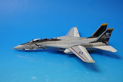 1:72 F-14A USN Jolly Rogers Wing Commander Aircraft Aboard the Nimitz Aircraft Carrier AJ200 001619 CENTURY WINGS