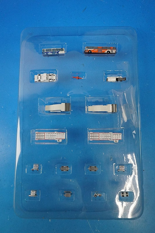 1:400 17-piece ground support vehicle set (white) Haneda Airport No. 407 spot display with base plate GSE40077 ANA airplane model
