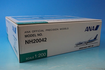 1:200 B787-8 ANA Rolls-Royce with emblem JA803A NH20042 ANA airplane model