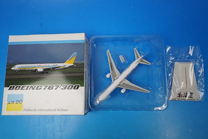 1:400 B767-300ER AIR DO Hokkaido Calbee Jalan Docomo JA98AD 55358 Dragon airplane model