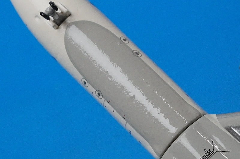 1:400 MD-11 JAL Arc Paint JA8582 10053 Phoenix airplane model