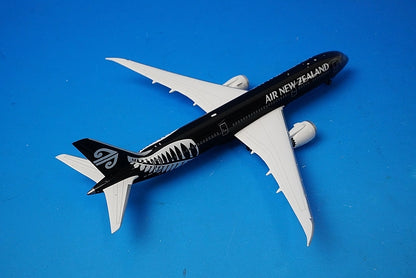 1:400 B787-9 New Zealand ZK-NZE 10936 Phoenix airplane model
