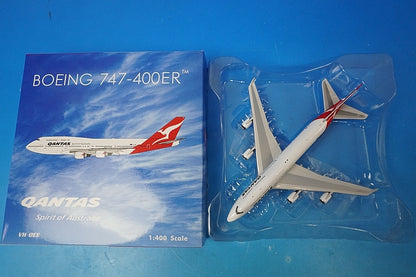 1:400 B747-400ER Qantas VH-OEE 04329 Phoenix airplane model