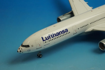 1:200 A330-300 Lufthansa Football B-LH330-001 B-Models airplane model