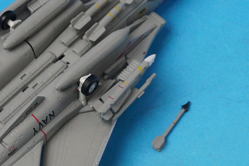 1:200 F-14D Tomcat USN 213th Fighter Squadron Black Lions 557672 Herpa airplane model