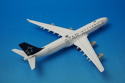 1:400 A340-300 Lufthansa Star Alliance D-AIGN EW4343001 JC Wings airplane model