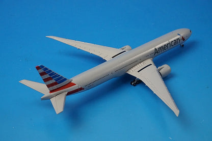 1:500 B777-30ER AA American N731AN 523950-002 Herpa airplane model