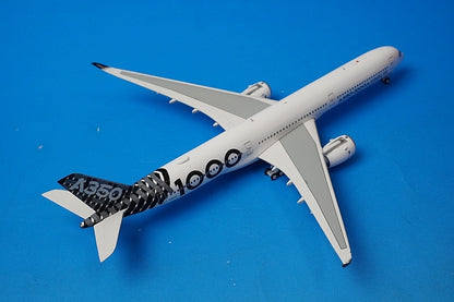 1:400 A350-1000 Airbus House Color Carbon Fiber F-WLXV AV4017 Aviation airplane model