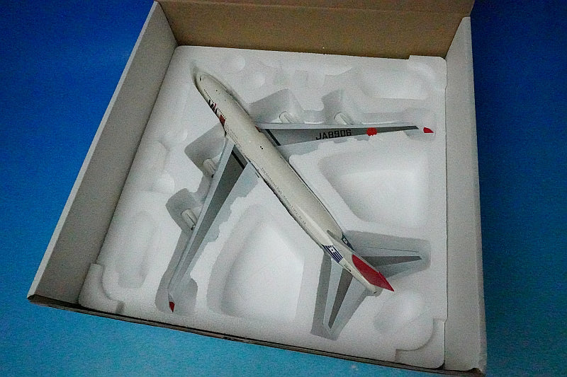 1:200 JAL B747-400 50th Anniversary of International Service (JA8906) BBOX02 Blue Box airplane model