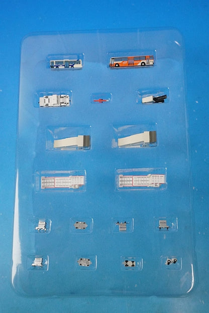 1:400 B747-400 ANA International Last Flight Door Open Ground Support Vehicle 17 Piece Set JA8958 NHG40072 ANA airplane model
