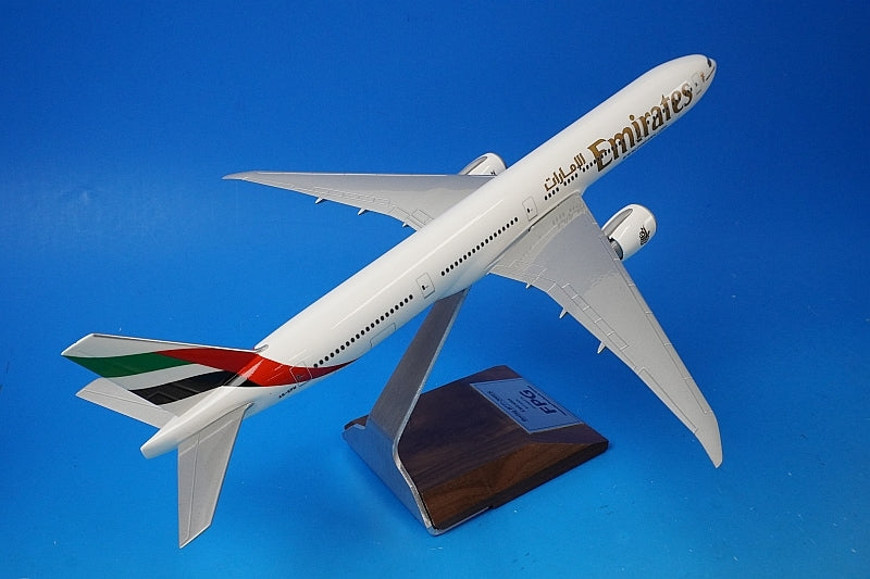 1:200 B777-300ER Emirates A6-EPM Pacmin airplane model