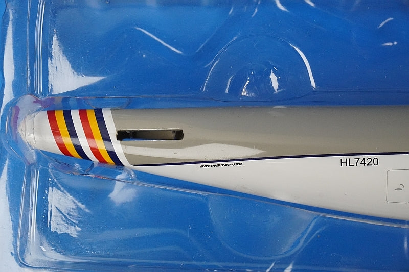 1:200 B747-400F Asiana Cargo HL7420 2155 Hogan airplane model