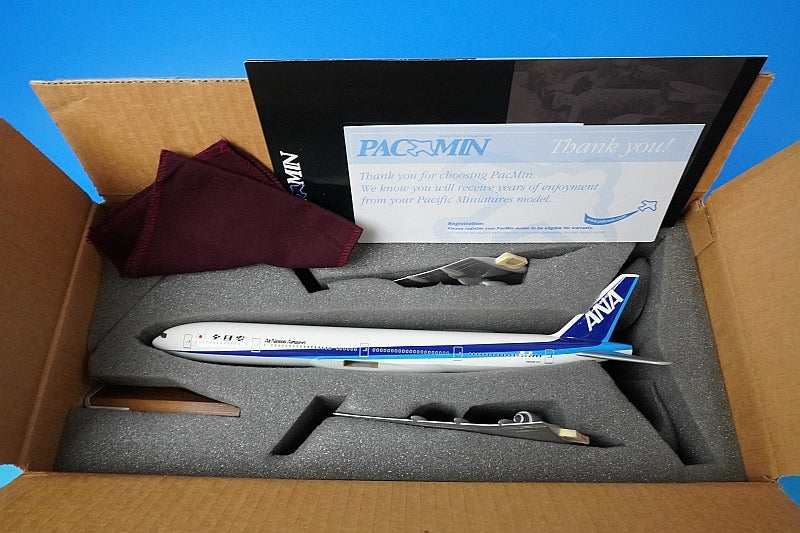 1:200 B777-300 ANA *No registration number assigned Pacmin airplane model
