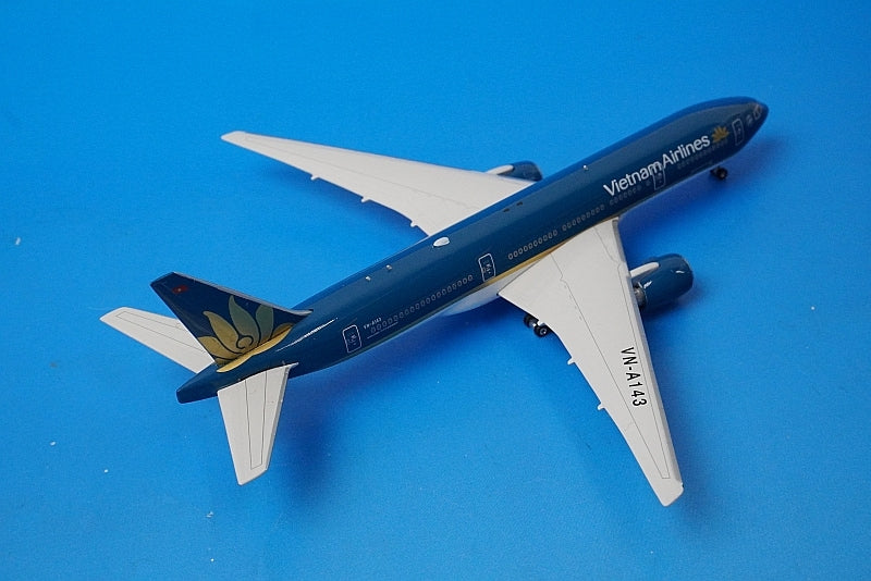 1:400 B777-200ER Vietnam VH-A143 11074 Phoenix airplane model