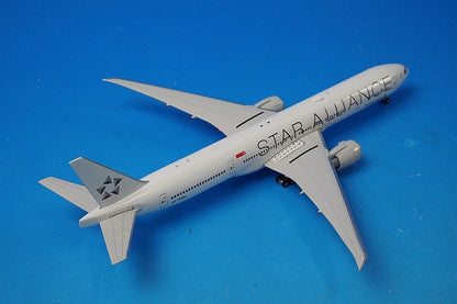 1:400 B777-300ER Singapore Star Alliance White 9V-SWM 04269 Phoenix airplane model