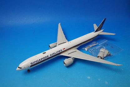 1:200 B777-300ER Singapore Selectable Engine Open Close 9V-SWZ EW277W010E JC Wings airplane model