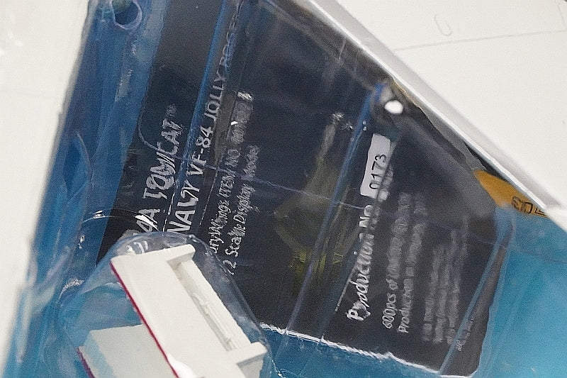 1:72 F-14A Tomcat USN Jolly Rogers aboard the aircraft carrier Nimitz AJ203 001622 CENTURY WINGS