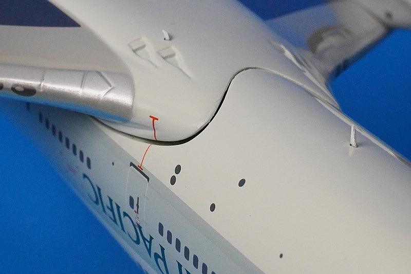 1:200 Airbus B747-400 Cathay Pacific VR-HOT BBOXCATH888 Blue Box airplane model