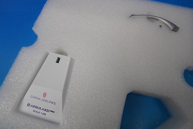 1:200 A321neo China Airlines B-18101 XX20197 JC Wings airplane model