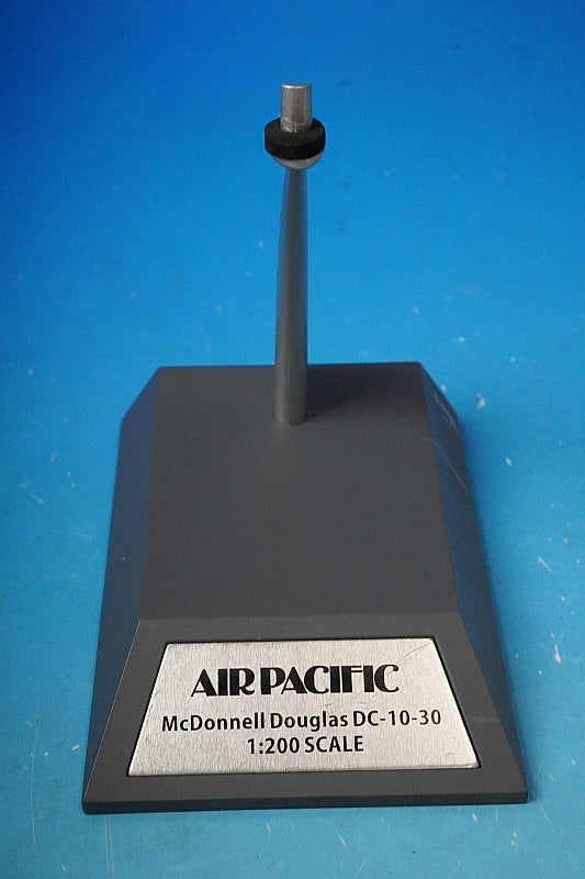 1:200 DC-10-30 Air Pacific N821L IFDC100718 Inflight airplane model