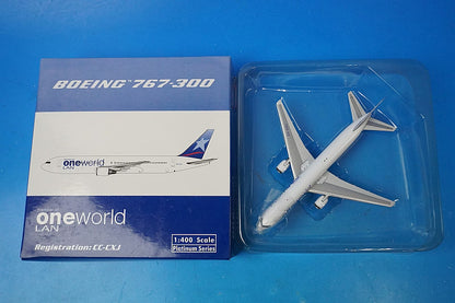 1:400 B767-300 LAN Chile Oneworld CC-CXJ 10399 Phoenix