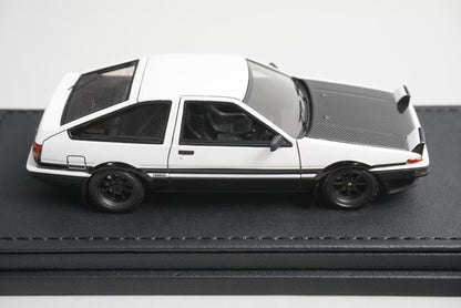 1:43 ignition model IG0485 Toyota Sprinter Trueno (AE86) 3-Door GT Apex Black/White