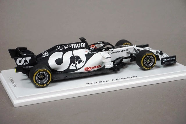 1:43 SPARK FS40 F1 Bulletin Limited Honda Alpha Tauri AT01 2020 Abu Dhabi Test #38 Yuki Tsunoda "First Step"