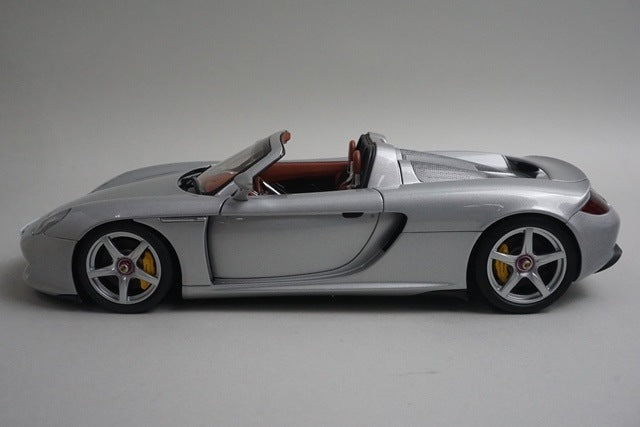1:18 AUTOart 78041 Porsche Carrera GT Silver model car