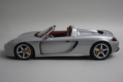 1:18 AUTOart 78041 Porsche Carrera GT Silver model car