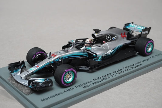 1:43 SPARK S6052 Mercedes AMG Petronas Motorsport Azerbaijan GP Winner 2018 #44 Lewis Hamilton