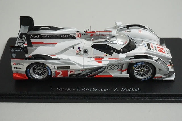 1:43 SPARK 43LM13 Audi R18 e-tron quattro Le Mans Winner 2013 #2 model car