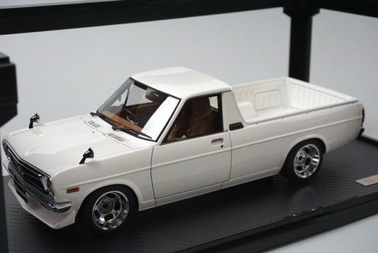 1:18 ignition model IG1433 Nissan Sunny Truck Long (B121) White