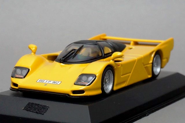 1:43 MINICHAMPS 430064001 Dauer Porsche 962 Street Version Yellow