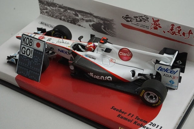 1:43 MINICHAMPS 413110186 Sauber Show Car 2011 #16 model car