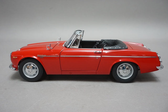 1:18 AUTOart 77431 Datsun Fairlady 2000 SR311 Red