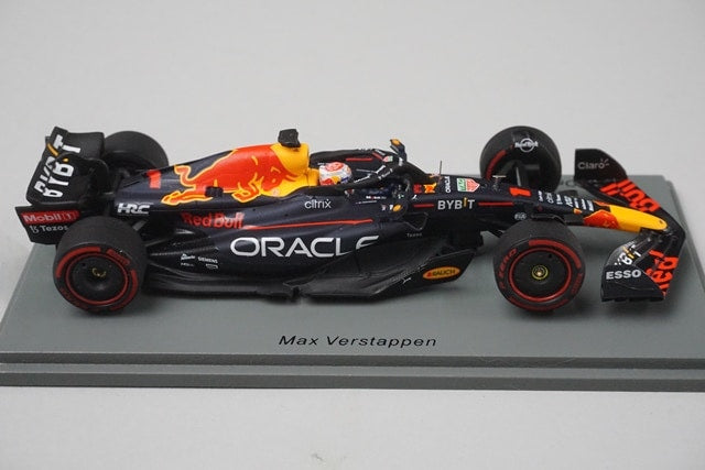 1:43 SPARK S8548 Oracle Red Bull Racing RB18 Dutch GP Winner 2022 #1