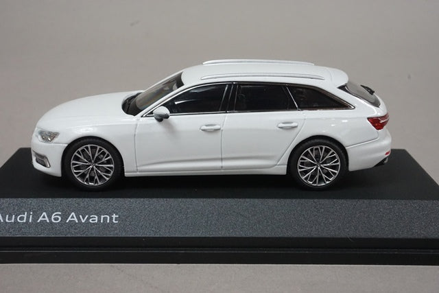 1:43 SPARK 501.18.062.31 Audi A6 Avant Audi custom