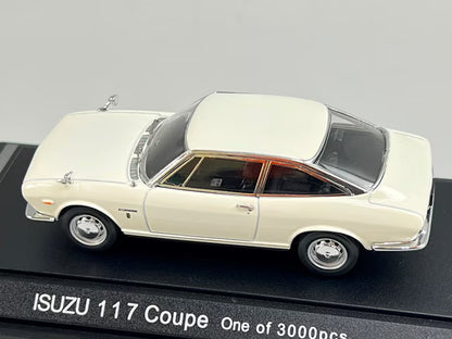 1:43 EBBRO 43400 Isuzu 117 Coupe Ivory