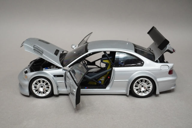 1:18 MINICHAMPS 100012100 BMW M3 GTR 'Street' 2001 Silver