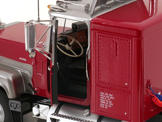 RK180173 ROAD KINGS 1:18 Mack RL 700L Red Metallic/Silver