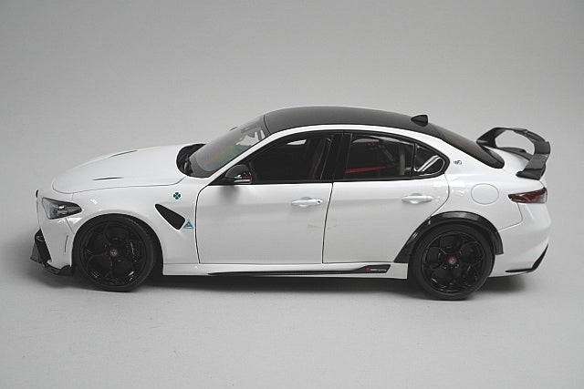M89006 MOTORHELIX 1:18 Alfa Romeo Giulia GTAm Trophy White model car